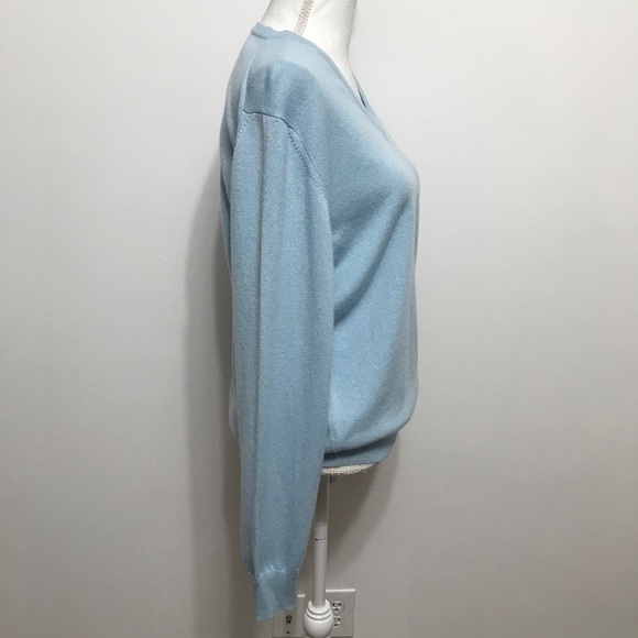 Fedi 100% Cashmere V-neck Sweater, Light Blue - Picture 4 of 8